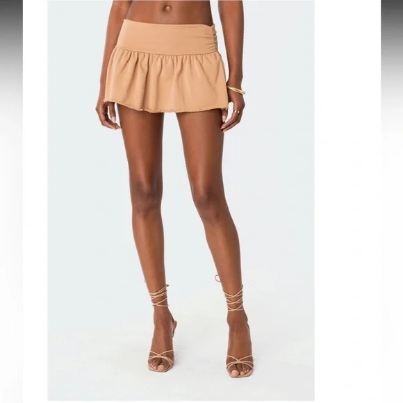 Edikted Ruffle Mini Skirt – Beige – Size M - Picture 1 of 4